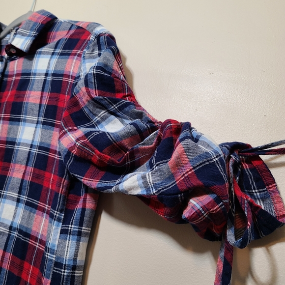 Velvet Heart Women's Button-down Shirt. - Picture 6 of 12